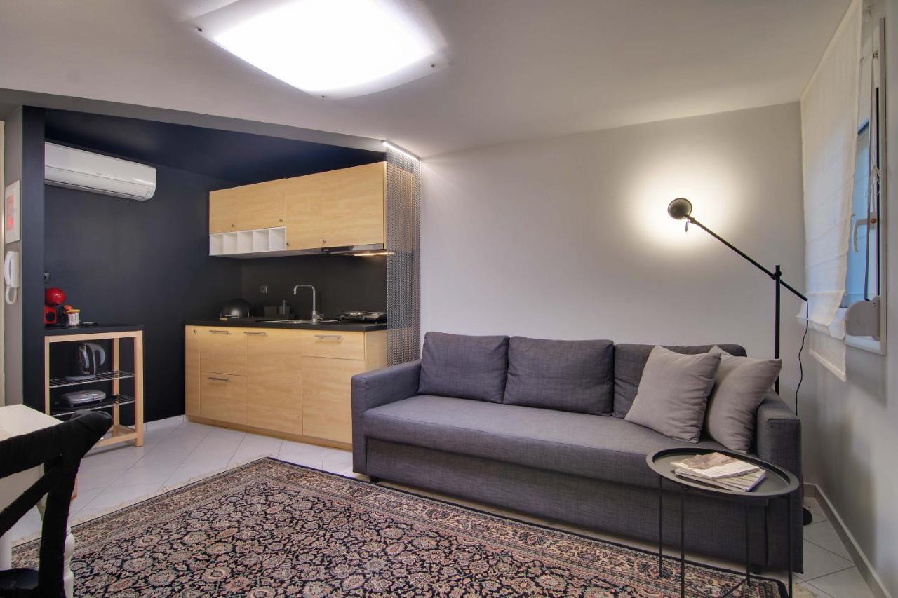 Holiday Home *